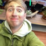 Mark, vindt punten soms belangrijker dan pinten. Een echte sjaars met een hartje van goud.