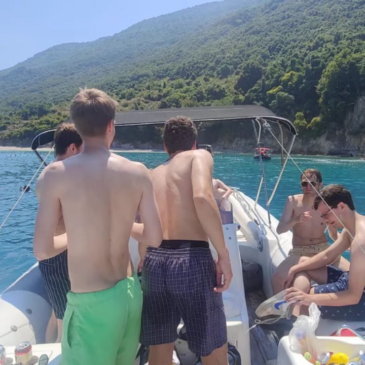 Instagram post from glhdexpreszo. This post is in position 2.