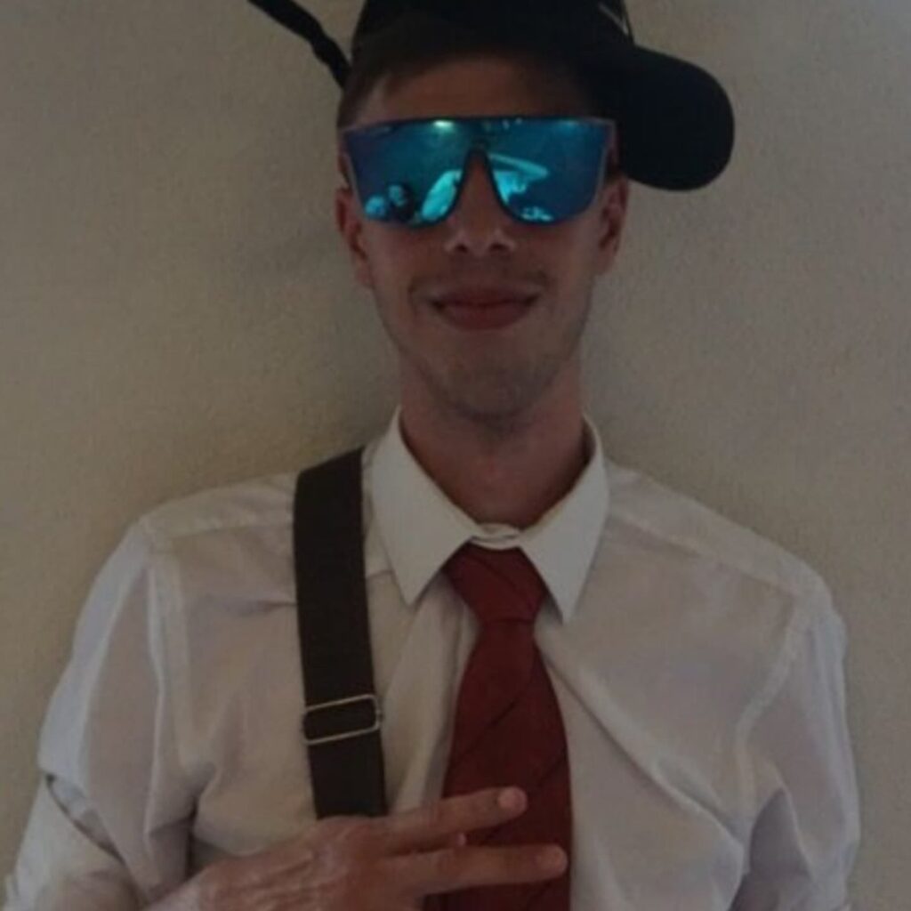 Instagram post from glhdexpreszo. This post is in position 4.