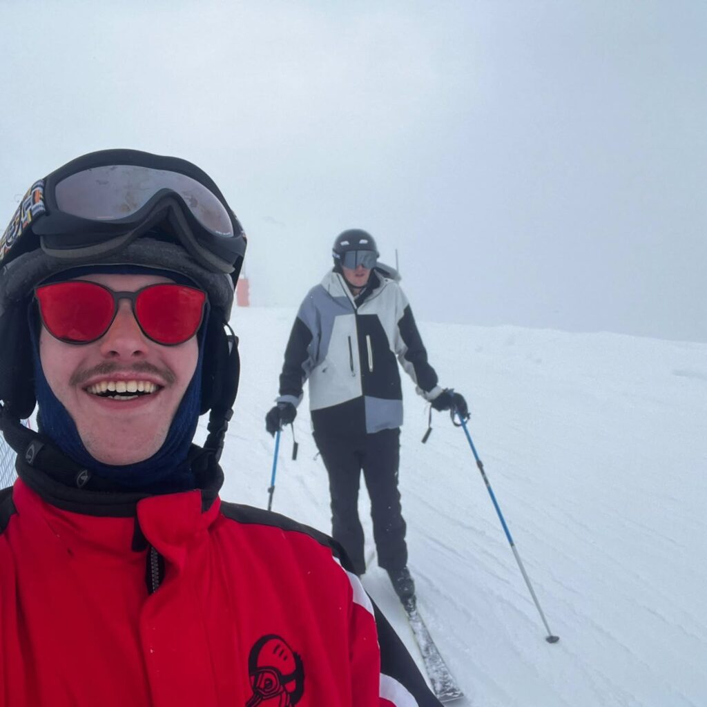 Instagram post from glhdexpreszo. This post is in position 11.