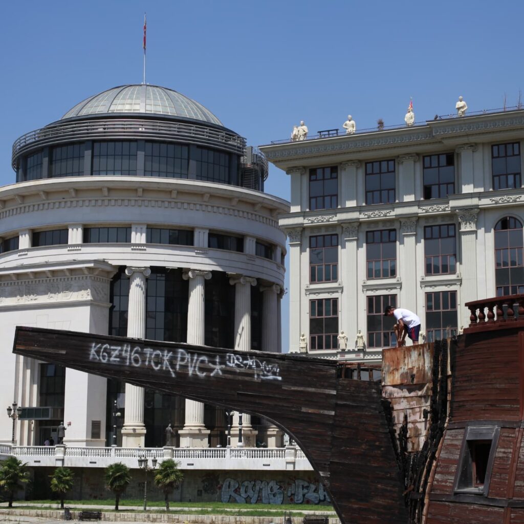 Instagram post from glhdexpreszo. This post is in position 15.