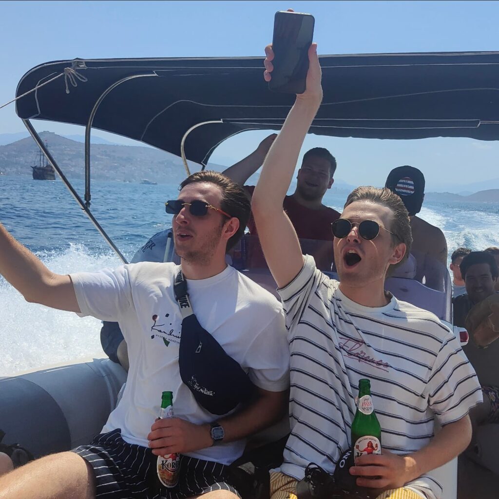 Instagram post from glhdexpreszo. This post is in position 8.