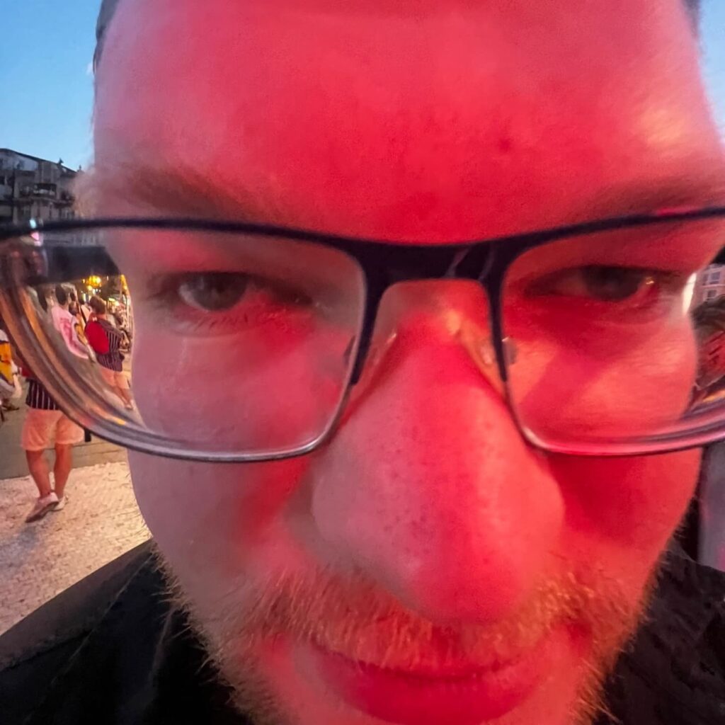 Instagram post from glhdexpreszo. This post is in position 16.