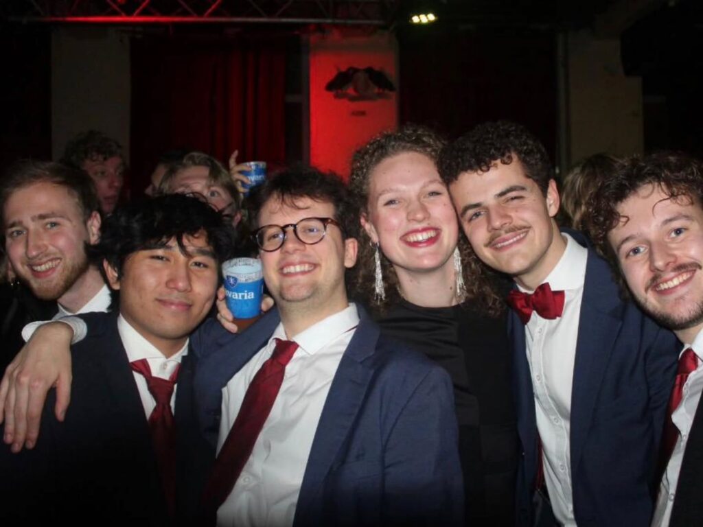 Instagram post from glhdexpreszo. This post is in position 2.