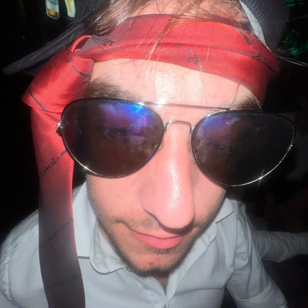 Instagram post from glhdexpreszo. This post is in position 17.